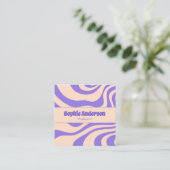 Retro Groovy Paarse Abstract met QR-code Vierkante Visitekaartje (Staand voorkant)