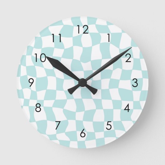 Retro Groovy Pastel Blue White Checkered Ronde Klok (Voorkant)