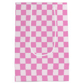 Retro Groovy Pink Checkered Santa Claus Christmas Medium Cadeauzakje (Achterkant)
