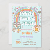 Retro Groovy Rainbow 3e verjaardag uitnodiging (Voorkant)