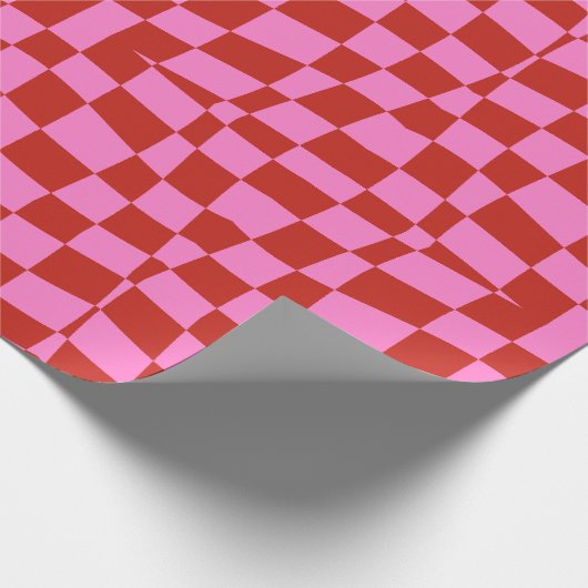 Retro groovy schattig roze en rood golvend geruit cadeaupapier (Hoek)