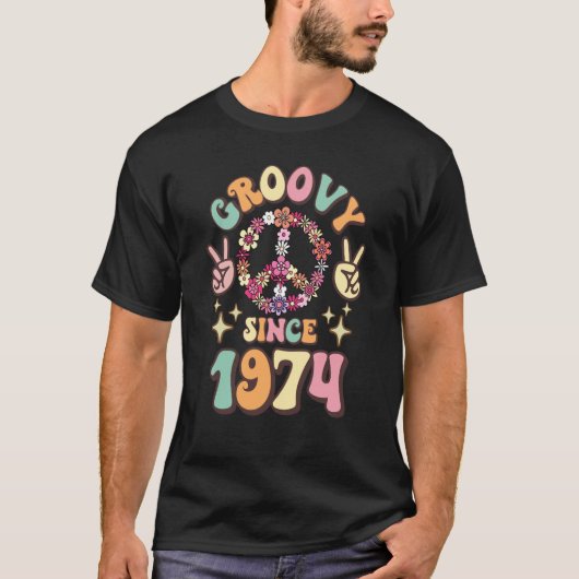 Retro Groovy sinds 1974,  zestigjarig jubileum, 80 T-shirt (Voorkant)