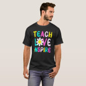 Retro Groovy Teach Love Inspire Teacher Elementary T-shirt (Voorkant volledig)