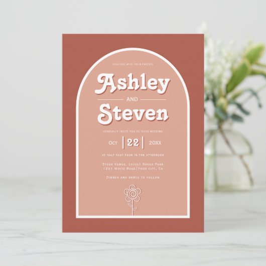 Retro groovy terracotta jaren 70 geïnspireerd huwe kaart (Staand voorkant)