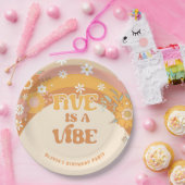 Retro groovy vijf is een levendige verjaardagskran papieren bordje (Feest)