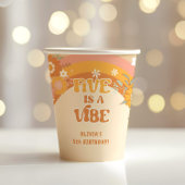 Retro groovy vijf is een vijfde verjaardag papieren bekers