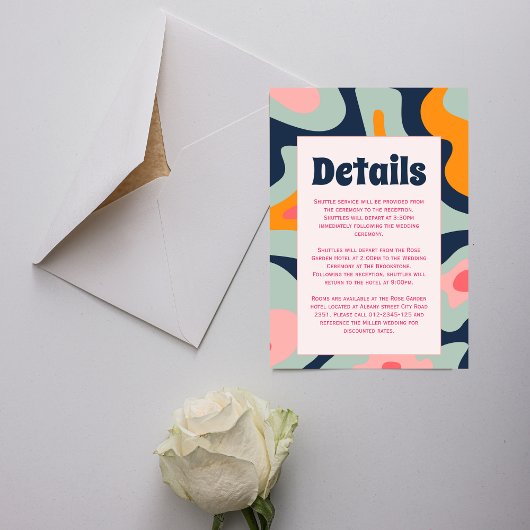 Retro Groovy Waves Kleurrijke Bruiloft Informatiekaartje