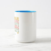 Retro Groovy Zomer Roze Monogram Naam Bagagelabel Tweekleurige Koffiemok (Center)