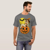 Retro Halloween Pinup Witch op Pompoen T-shirt (Voorkant volledig)