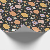 Retro Halloween pompoenen en bloemen patroon Cadeaupapier (Hoek)