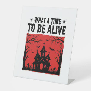 Retro Halloween Spukhuis Wat Een Tijd T-shirt  Reclamebord Met Voetstuk