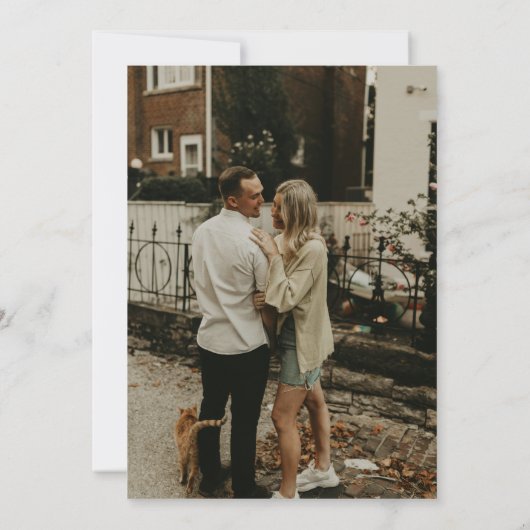 Retro handgeschreven grillige rode bruiloft kaart (Achterkant)