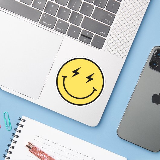 Retro Happy Face Sticker (Laptop met iPhone)