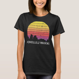 Retro Hawaii Honolulu Waikiki Skyline Urba T-shirt