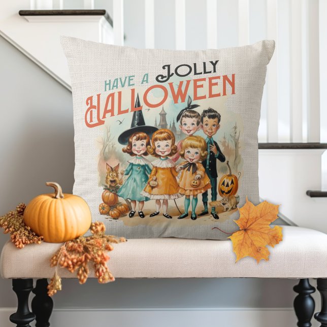 Retro  hebben een jolly Halloween Kussen (Vintage 'Have A Jolly Halloween' Throw Pillow With Retro Looking Trick-or-Treater Kids.)