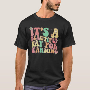 Retro Het is een mooie dag voor het leren van lera T-shirt