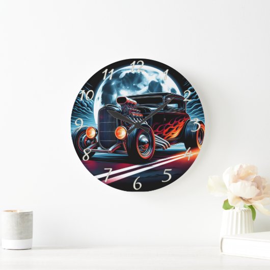 Retro hete staaf cruisen onder een levendige maanv grote klok (Huis)