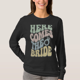 Retro hier komt de bruid 60's bruids bruiloft par t-shirt