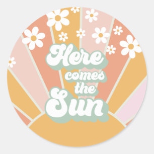 Retro Hier komt de Sun Daisy boho verjaardag Ronde Sticker