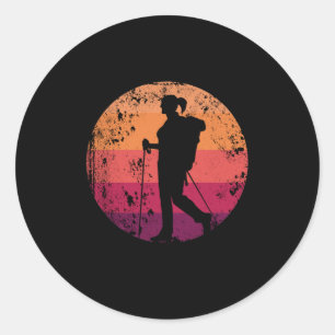 Retro hike  wandelaar meisje vrouw ronde sticker