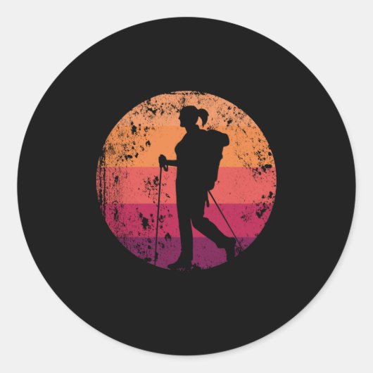 Retro hike  wandelaar meisje vrouw ronde sticker (Voorkant)