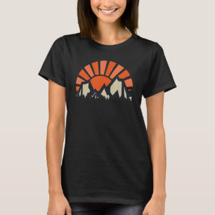 Retro Hiking Mountaineers Outdoor Hiker Campers Na T-shirt