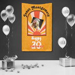 Retro Hippie 60's Custom Foto 70e Verjaardag Spandoek<br><div class="desc">Of je nu 60, 70, 80 wordt of je op elke leeftijd groovy voelt, deze viering is zeker een hit. Ga met ons mee voor een retro-geïnspireerde verjaardagshappening gevuld met groovy vibes en bloemkracht! Ons 60s-thema party collectie belooft een trip down memory lane met kleurrijke versieringen, vredesborden en stropdas-dye lekkernijen....</div>