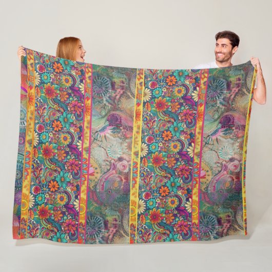 Retro Hippie: Bloemfantasie Fleece Deken (In situ)