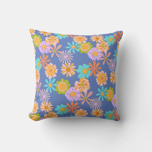 Retro Hippie Flower Pattern in Blue Kussen (Voorkant)