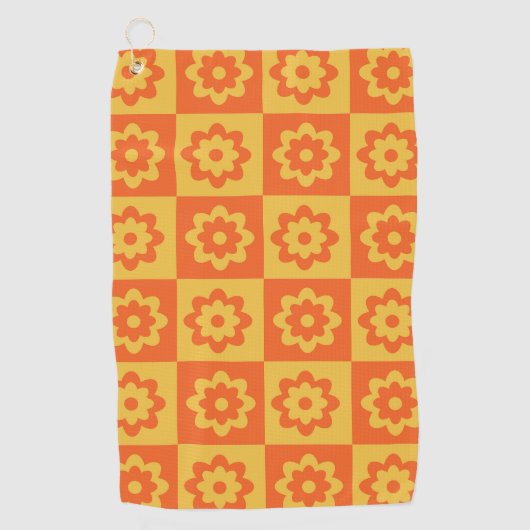 Retro Hippie Flowers op Checkerboard Geel Sinaasap Golfhanddoek (Voorkant)