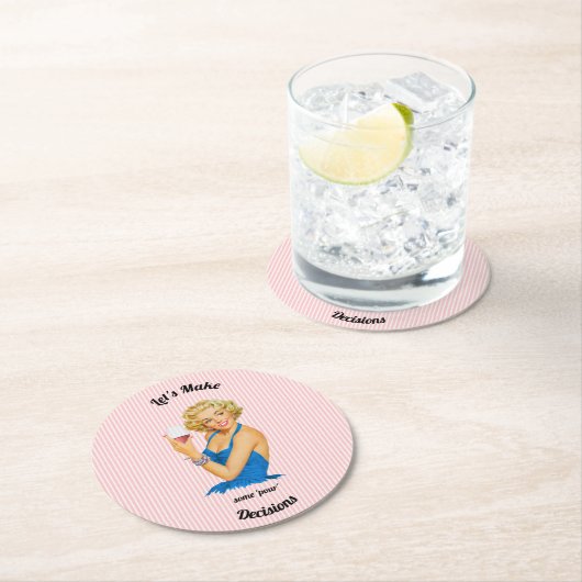 Retro Housevrouw Wine Pink Stripe Ronde Kartonnen Onderzetter (Insitu)