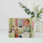 Retro Huisvrouw en gezin Briefkaart (Staand voorkant)
