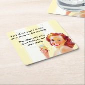 Retro Huisvrouw met Cocktail Grappig Drink Quote Kartonnen Onderzetters (Schuin)