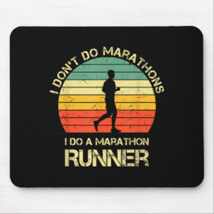 Retro Ik Doe Geen Marathons Ik Ben Een Marathonlop Muismat