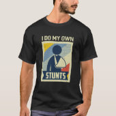 Retro ik doe mijn eigen stunts gebroken arm T-shirt (Voorkant)