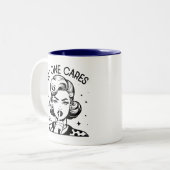 Retro jaren 1950 Glam Girl Funny Sarcastic Quote Tweekleurige Koffiemok (Voorkant links)