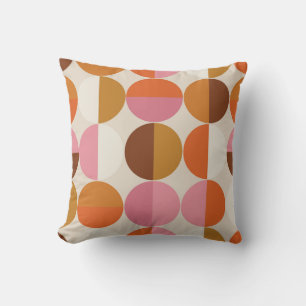 Retro jaren 60 - 70 stijl met een regenboog hippie kussen