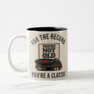 Retro Je bent niet oud, je bent een klassieker Ver Tweekleurige Koffiemok