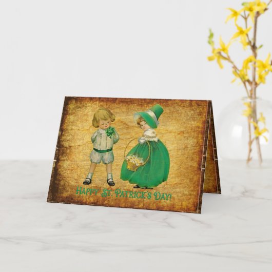 Retro jongen en meisje kinderen groene St. Patrick Kaart (Gele Bloem)