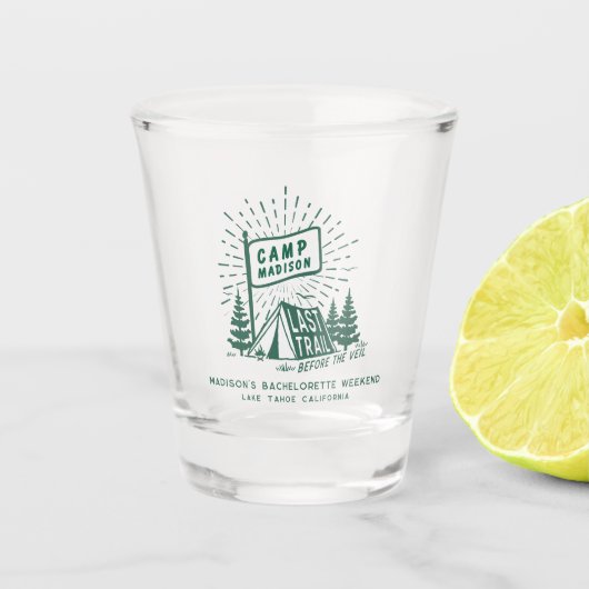 Retro Kamp Bachelorette Meisjes Camping Weekend Shot Glas (Voorkant)