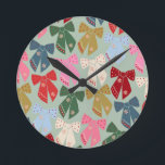Retro Kerstbogen Coquette Ronde Klok<br><div class="desc">Kleurrijke Kerstbogen - Coquette Ribbons - Mint Green Achtergrond.</div>