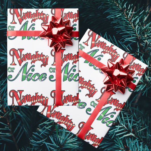 Retro Kerstmis, Naughty of Nice Red Green Letters Cadeaupapier