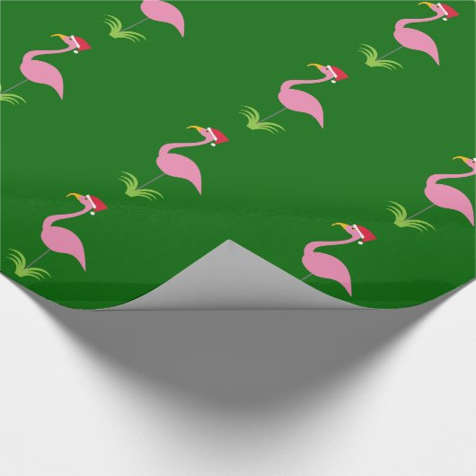 Retro Kerstroze Lawn Flamingos op Green Cadeaupapier (Hoek)