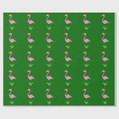 Retro Kerstroze Lawn Flamingos op Green Cadeaupapier (Vlak)