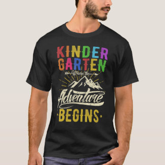 Retro Kindergarten waar het avontuur terugbegint T-shirt