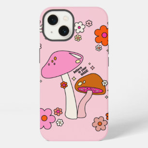 Retro-kleurige paddenstoelen en bloemen roze iPhone 13 hoesje
