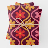 Retro Kleurrijke Bloemen op Ogee Pattern Inpakpapier Vel (In situ)