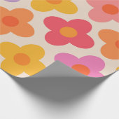 Retro Kleurrijke Hippie Mod Bloemen Patroon Cadeaupapier (Hoek)