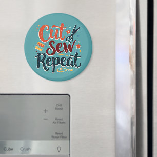 Retro "Knip Naai Herhaal" Naailiefhebber Design Magneet