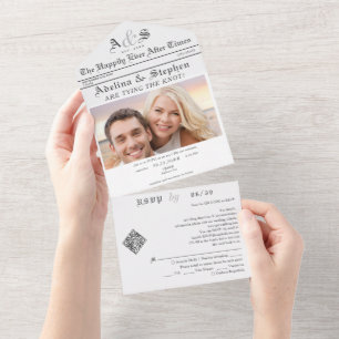 Retro krant gelukkig ooit na QR code bruiloft All In One Uitnodiging